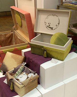 日本橋三越「菊と月」展示