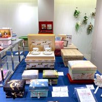 大倉陶園コラボの茶箱も複数展示販売されました