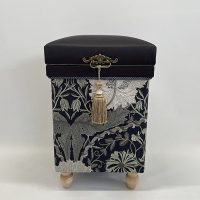 Pure Morris  「Honeysuckle＆Tulip」STOOL　がお嫁入